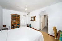 Charming oceanfront villa, great house reef near restaurant and dive operation -  Casas de vacaciones