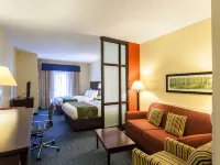 Comfort Suites East Lincoln - Mall Area Hotels near Gateway Mall