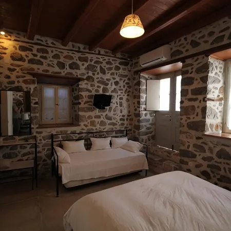 Guesthouse Alexandra Отели в г. Идра