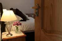 Mandeley Guest House - Parking