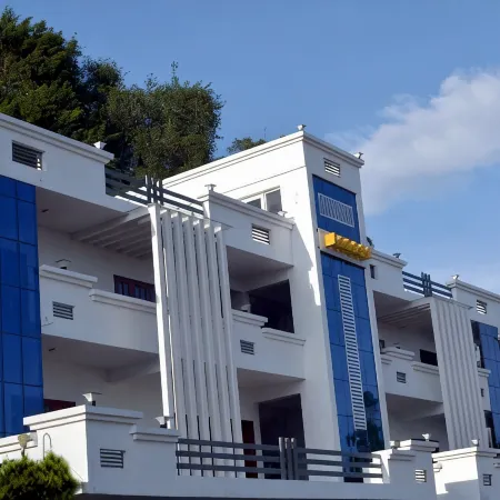 Pine Hill Suites Отели рядом с достопримечательностью «Озеро Ути»