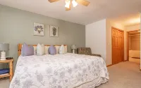 Gorgeous Lakeview Balcony with 4 Bedrooms, best location at the resort!