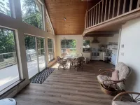 Beach front    newly renovated 4 bed house quiet safe beach Family Friendly - Wifi
