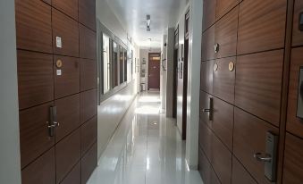 Bentley Hotel, Marine Drive