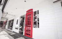 普崇布魯瑪茲精品飯店 - 停車場