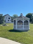 Coastal Daze Cottage on Famous Chincoteague Island! Come see the wild ponies!
