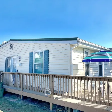 Beautiful Cottage - Sleeps 8  -Bayside