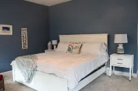 Charming 3-bedroom house: Winona Lake Front - 3つ星