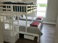 RIVERFRONT  NEW 4-bedroom house with WiFi and AC in Calico Rock Hotels in Izard County