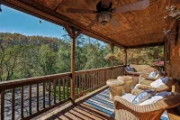 Private and Spacious Cabin with Hot Tub, Pool Table and Arcade