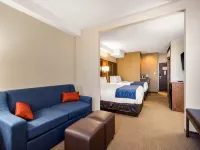Comfort Inn & Suites - 2 estrellas