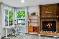 Spacious 3BR Retreat by Microsoft with Backyard - 3-Sterne