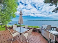 Lilly on Lake Charlevoix - 2-Sterne