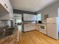 Charming heritage house 2-bedroom home in the heart of downtown. - 2-Star