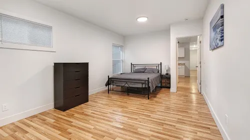 Explore Niagara Falls from This 12-Bedroom Home - 4-Star