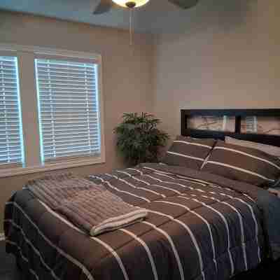 ABM Southern Vacation Rental 3-bedroom house in marvelous Savannah with WiFi Rooms