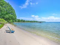 Charming Beach Cottage on Fishing Bay Hotels in Middlesex County