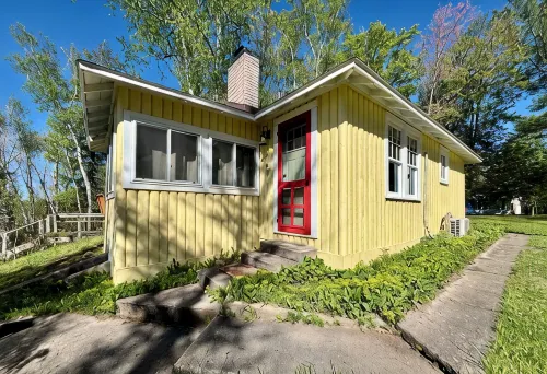 Wells On the Water -A Tiny but Mighty Cottage on Loon Lake