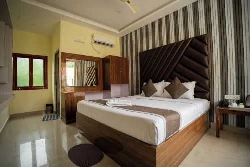 Hotel Neha Palace - parking