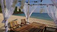 Koh Ngai Paradise Beach Resort - de playa