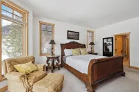 Spectacular Ski-in/Out House on Golf Course! Private Hot Tub w/ Mountain Views!