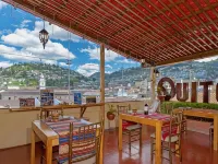 Friends Hotel & Rooftop - Historic Center & Museums Hotels near Viewpoint El Panecillo