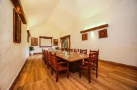 Lemon Tree Wildlife Resort, Bandhavgarh - breakfast