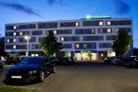 Holiday Inn Express FRIEDRICHSHAFEN by IHG - parking
