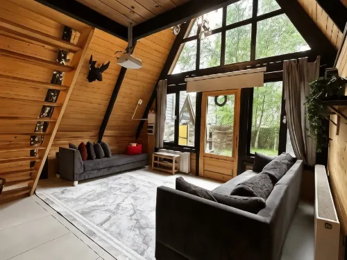 Pentalow Cabin - parking