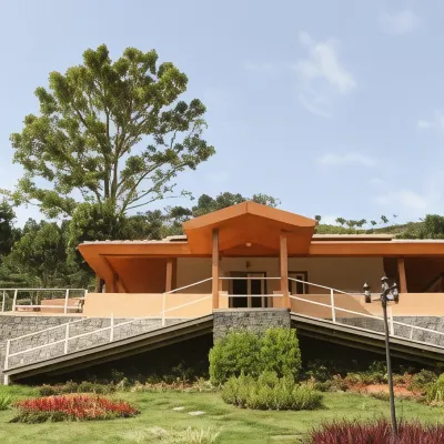 Chow Chow Valley Hotels near Dolphin's Nose