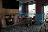 The Victoria Hotel - Homestays