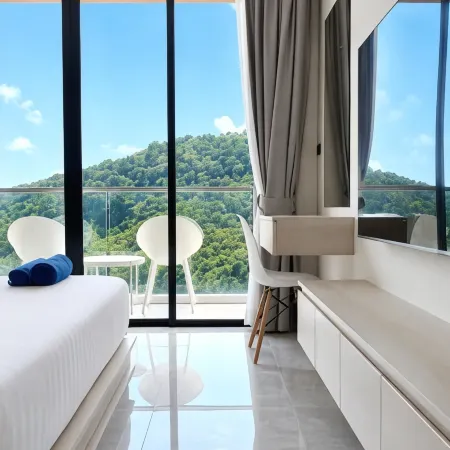 Patong 1BR Hideaway - Pool - Near Freedom Beach