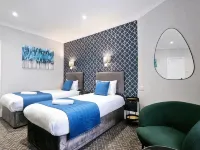 Mentone Hotel Hotels near Gordon Square
