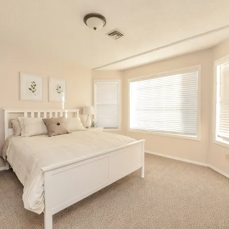 Spacious 5,000+ sq ft house, Close to PDX Airport