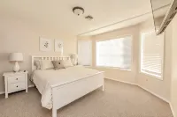 Spacious 5,000+ sq ft house, Close to PDX Airport