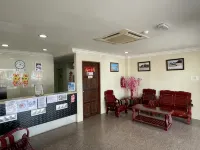 Mega Inn Sri Aman - parking