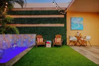 Privada Stays - Adults-Only & Private Pools Boutique Hotel - Parking