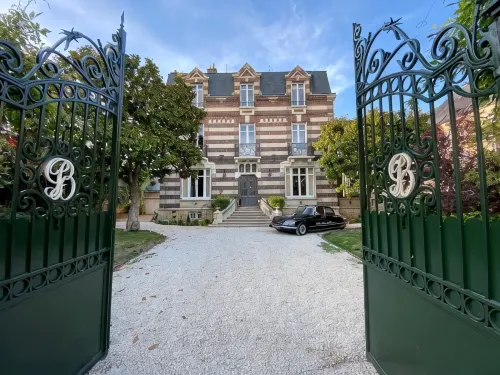 Villa Gabriel - Maison Blanche Chartres - 2 étoiles