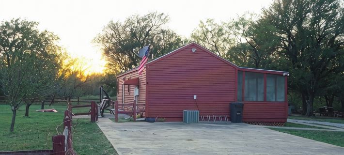 Modern Private Cabin, Fishing, Shooting Range, Fire Pit, 4WD Trails & Canoeing Hotels in Wise County