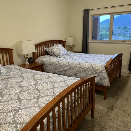 Large Lakefront 3 Bed Condo With Gorgeous Osoyoos Lake and Mountain Views