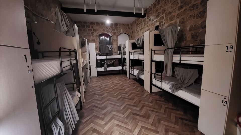 Capsule & Dormitory Space-X