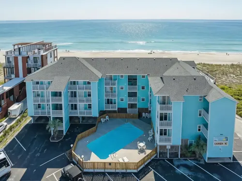 Oceanfront&Pool,Huge Shaded Deck 9+Family Seating&Swing,Linens,Beachchairs, Toys - Swimmingpools
