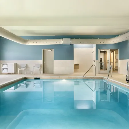 Holiday Inn Express & Suites CINCINNATI NE - REDBANK ROAD by IHG