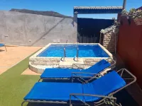 Wonderful Typical Canarian House with Outdoor Pool and Wifi in the Mountains. - مسبح