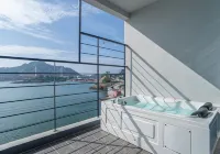 Gunsan (Seonyudo) Yunslo Pool Spa Pension - 膳食民宿
