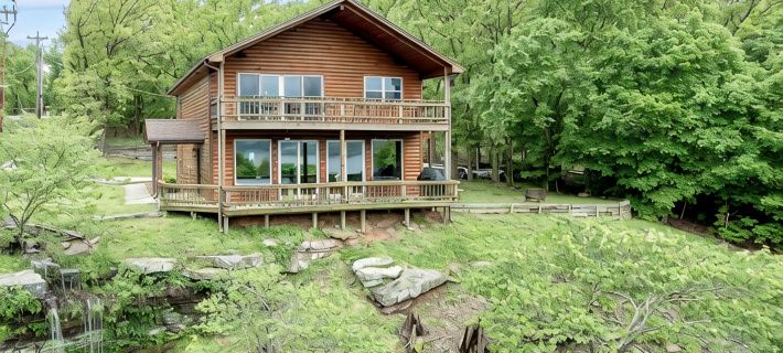 Spectacular Lake View, Luxury Cabin provides the perfect gathering place. Hotels in Sequoyah County
