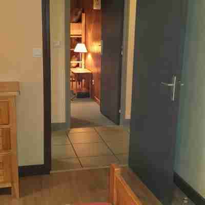 Large T4 apartment at the bottom of a chalet, close to the Pyrénées 2000 ski slopes Rooms