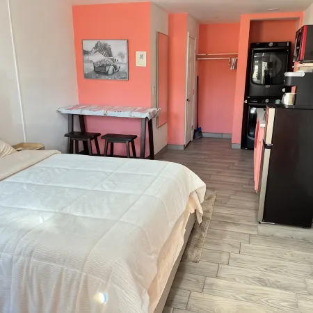 Peach Pocket Studio w/Kitchenette + W/D, Long Stay Ready w/ All Amenities!