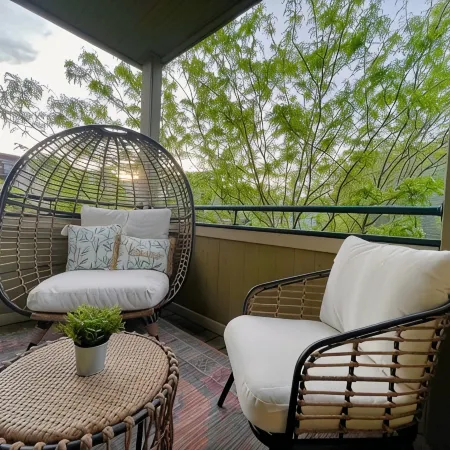 Secluded & Spacious 1BR Condo – Central in OTR