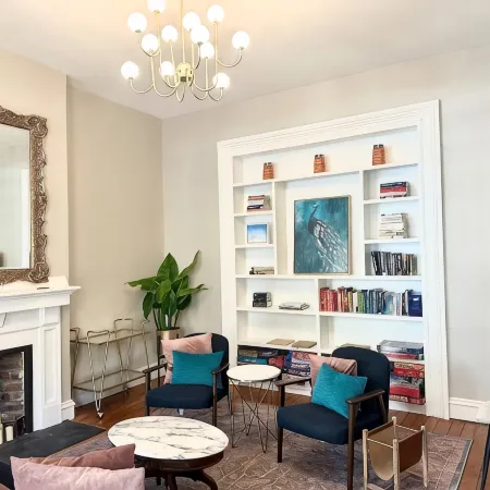 Large City Center House - 7 BEDS/2 BA w/ parking